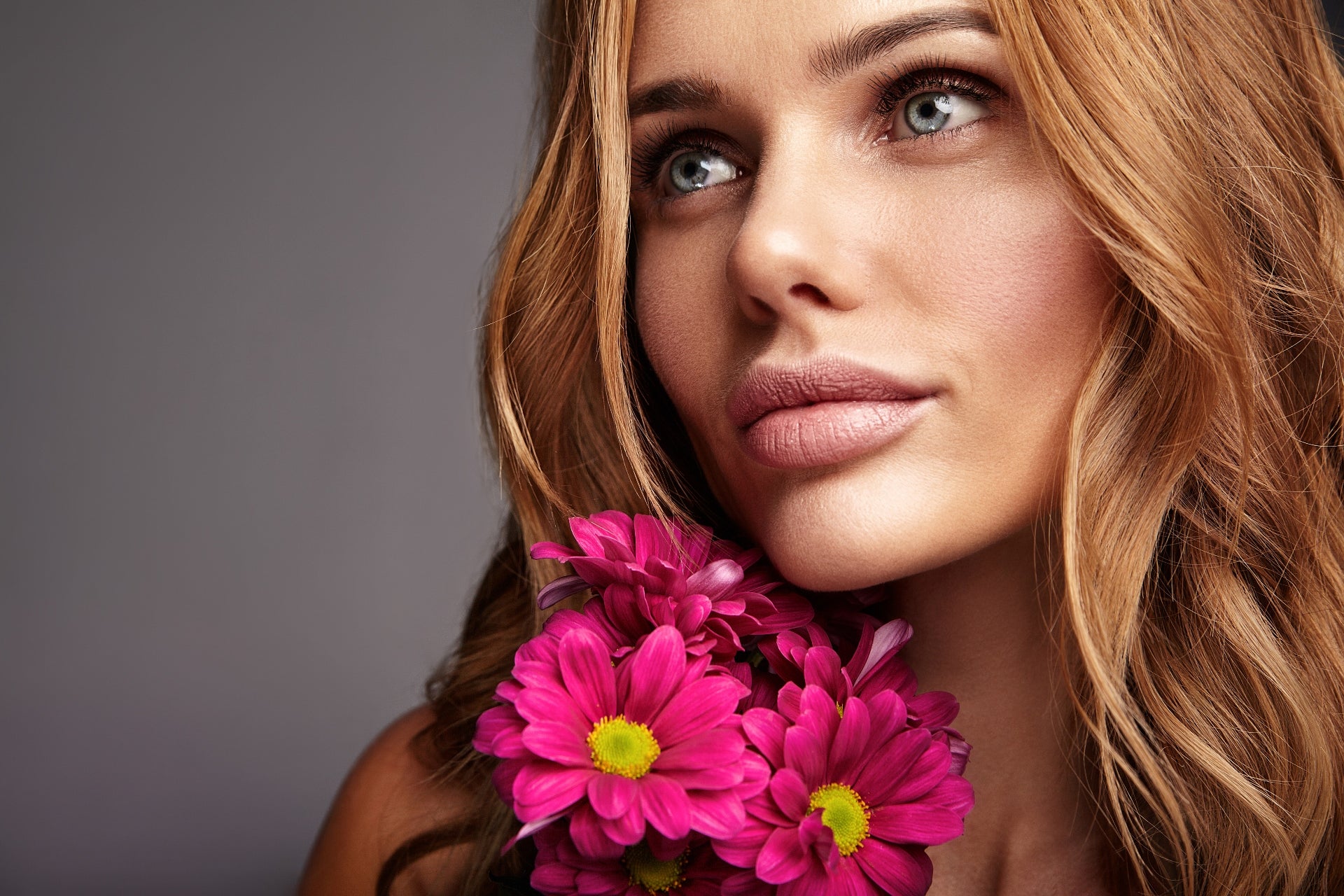 Glowing Spring Makeup Look