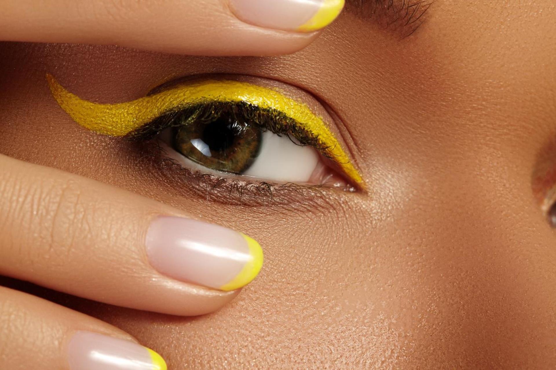 How to: Καλοκαιρινό eyeliner