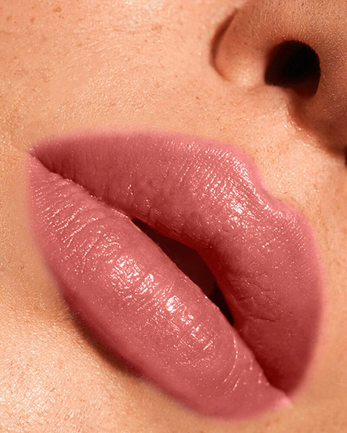 Κραγιόν Creamy Lipstick #15 Light Brick: κεραμιδί κραγιόν – εφαρμογή στα χείλη