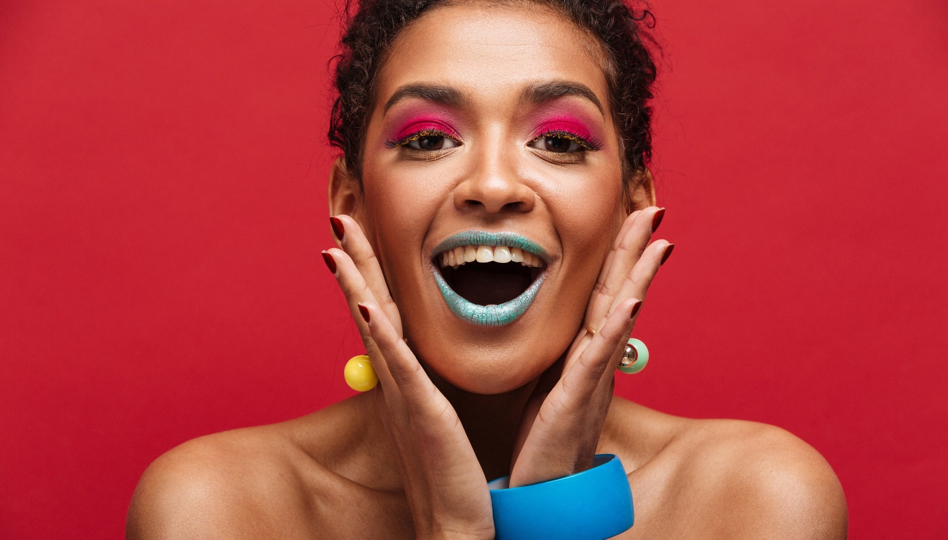 Pops of colours: Ιδέες για χρώμα στο μακιγιάζ σου